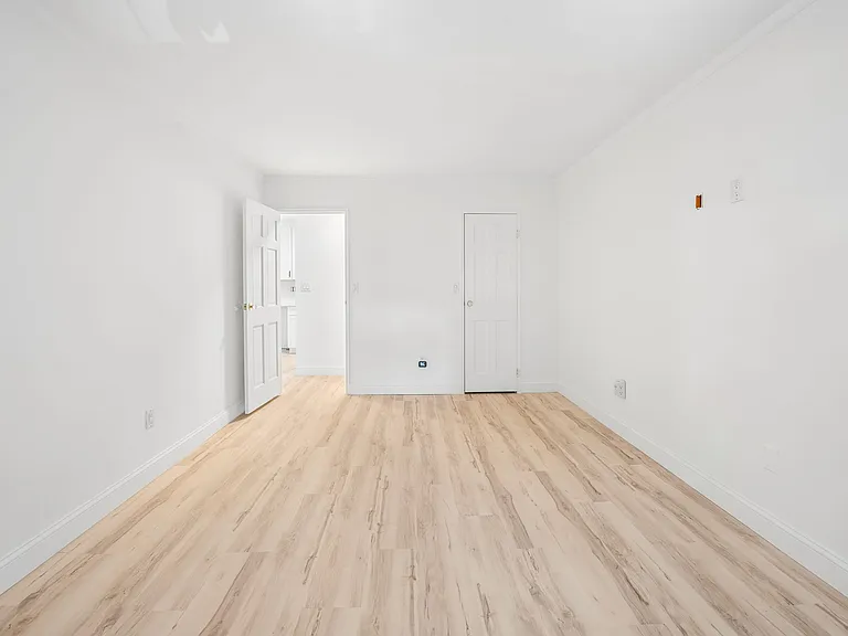 2 Consulate Dr #1-O — Photo 8