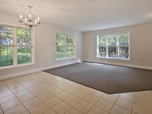 820 Hanshaw Rd, Ithaca, NY 14850