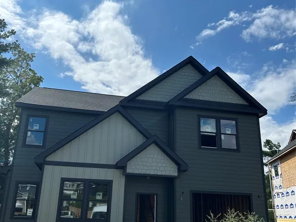 924 Newport Ct, Asheville, NC 28806