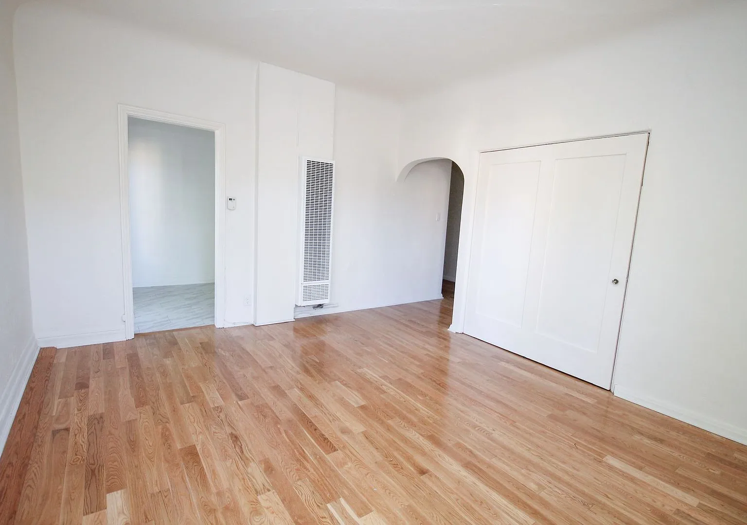 367 N Orange Grove Ave. — Photo 2