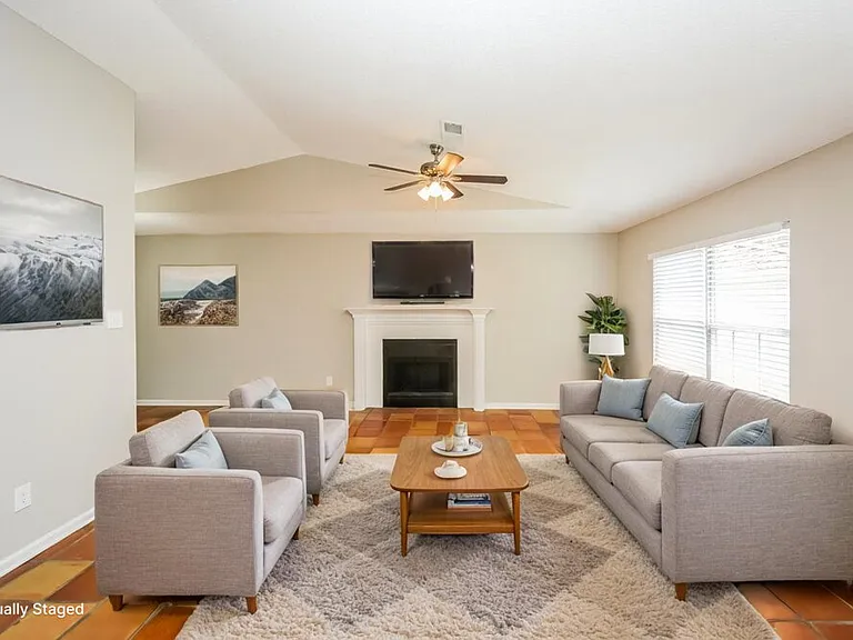 7203 Atterbury Cir E — Photo 4