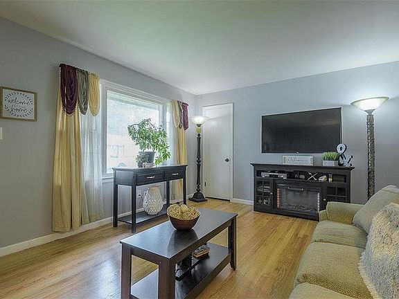 4th image of 4347 Walker Ave