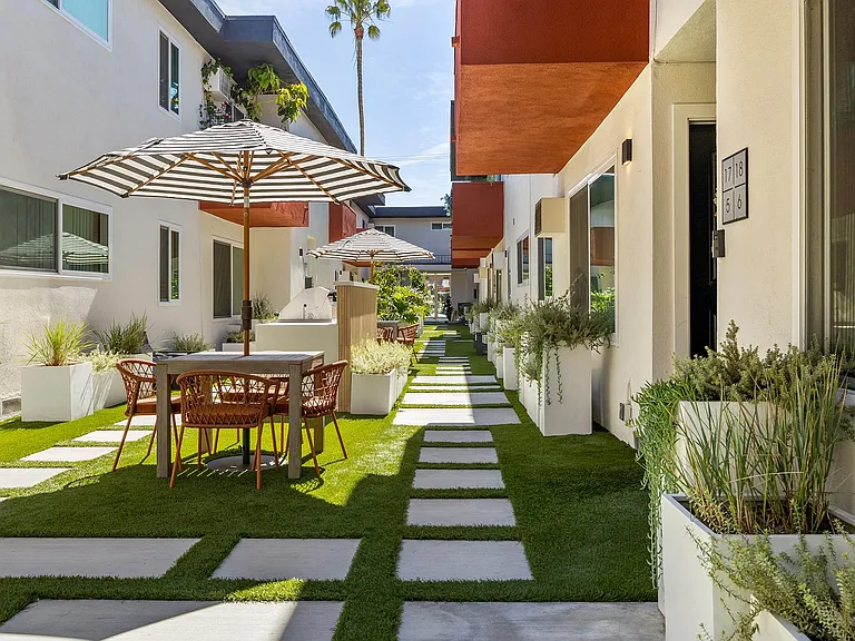 Kling Trio Apartments — Photo 30