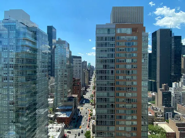 250 East 54th Street image 16 of 21