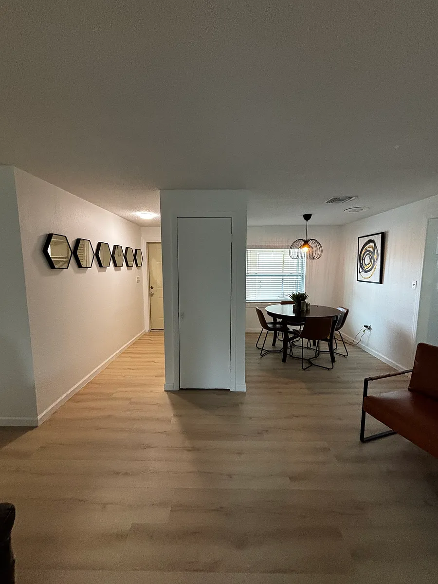 Building Photo - 302 Dartmouth Ave