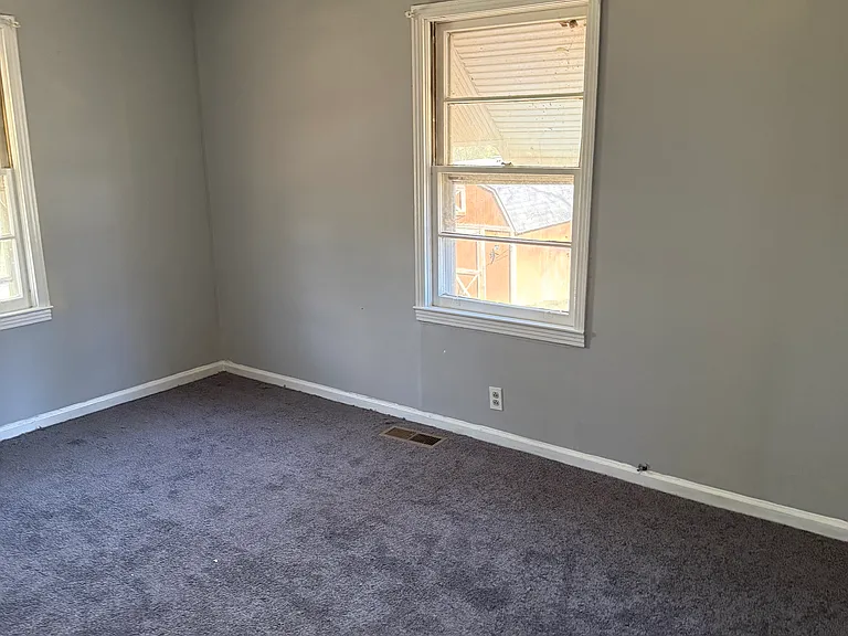 310 Walker Dr — Photo 11
