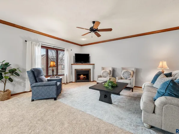 4504 E Kearney Pl, Sioux Falls, SD 57110