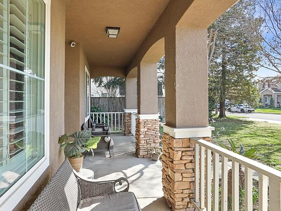 3rd image of 4666 Treasure Ct