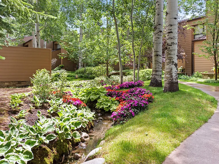 155 Lone Pine Rd #8 — Photo 35