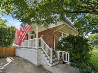 720 Swarthmorewood Ln, Swarthmore, PA 19081