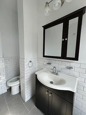 Rented by Current Real Estate Advisors | media 14