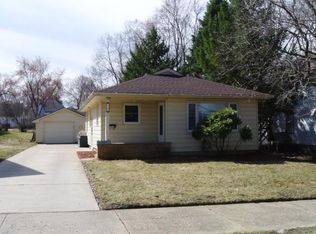 709 7th St NW, Faribault, MN 55021