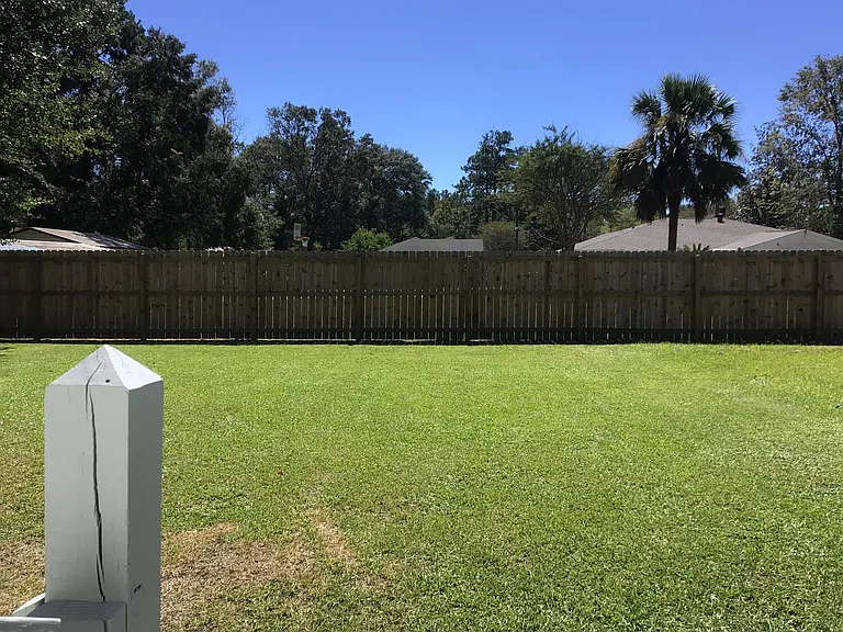 807 Phoenix Sq — Photo 15