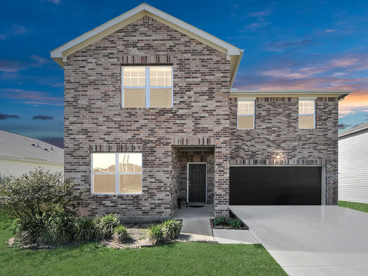 5 bed, 3.0 bath, 2903 sqft, $2,600 — Photo 2