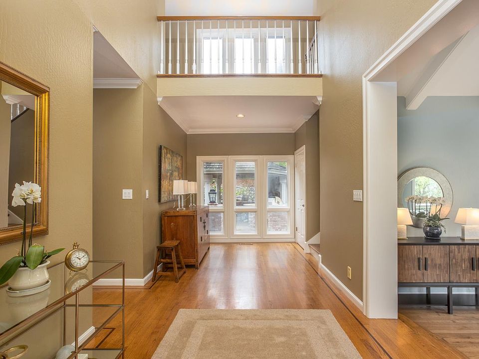 1st image of 25 Brooke Ct