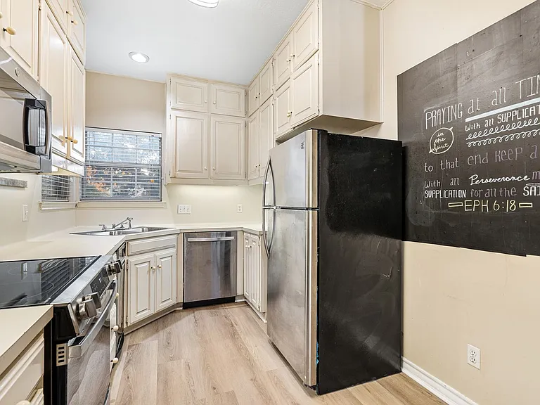 2408 Enfield Rd #211 — Photo 39