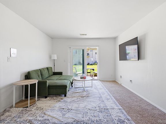 3rd image of 9921 Allen Pointe Dr #4