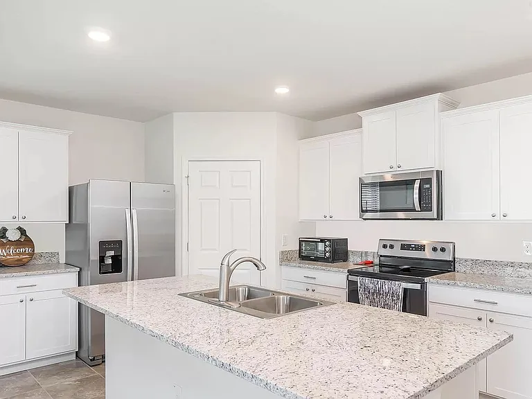704 Acadia Ct SE — Photo 12