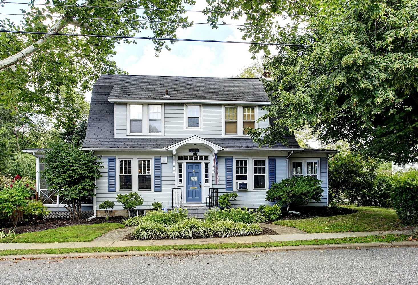 102 W Franklin St photo 1