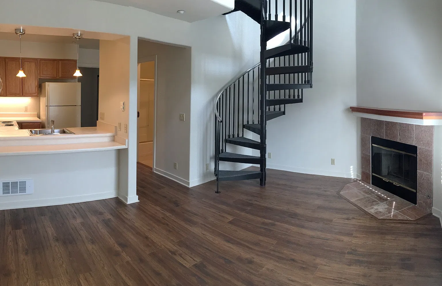 CM535F — Photo 2