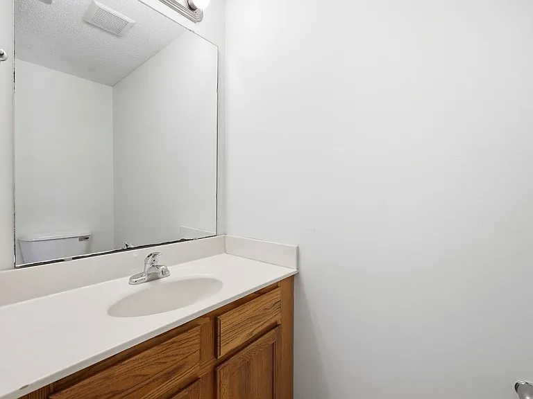 100 Cornerstone Pl — Photo 7