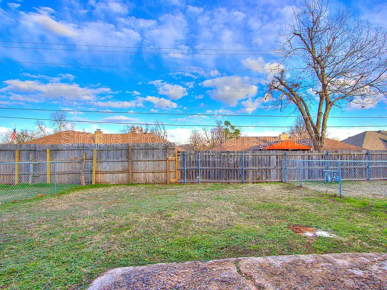 8508 Candlewood Dr — Photo 24