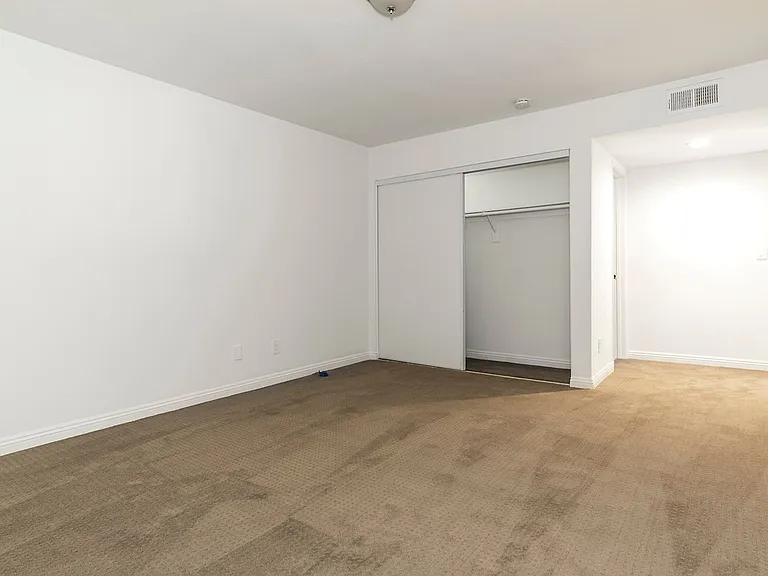321 N Cedar St — Photo 29