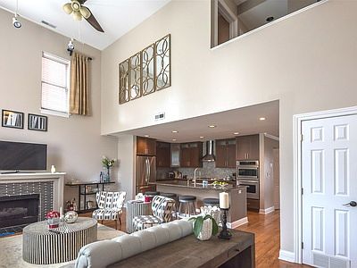 4th image of 2843 N Lincoln Ave APT 103