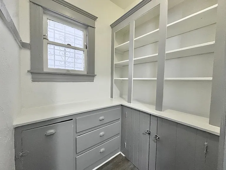 930 Albany St — Photo 18