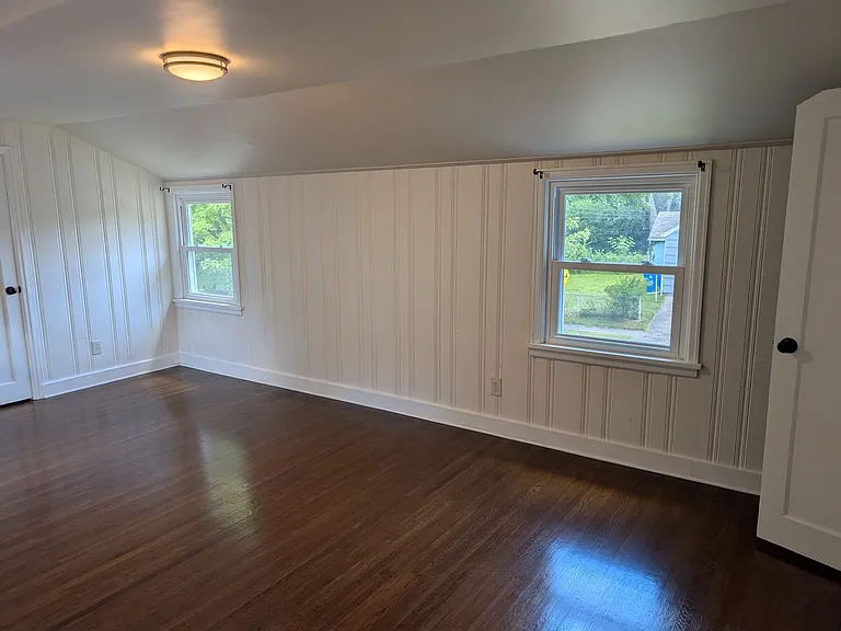 111 Eastmoreland Dr — Photo 22