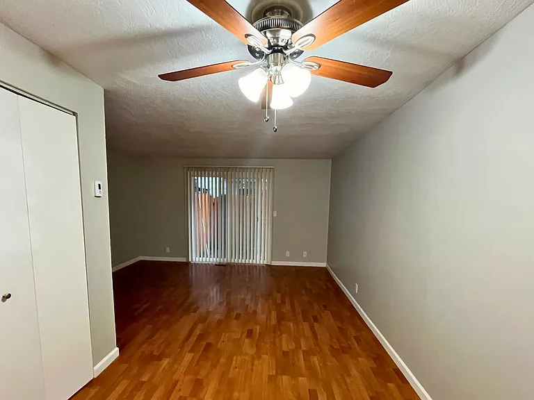 500 Jefferson St #8 — Photo 12