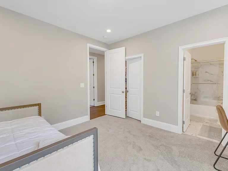7304 Hasentree Club Dr — Photo 34