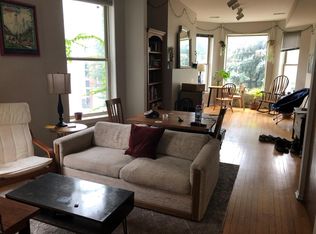 920 W Roscoe St APT 2, Chicago, IL 60657