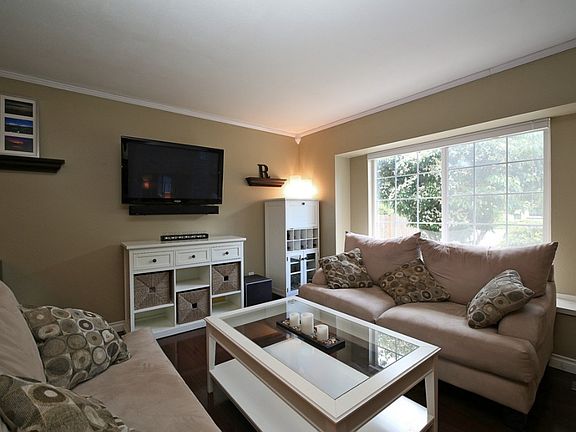 3rd image of 22962 NE 26th Pl