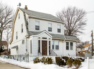2 Filbert St, Valley Stream, NY 11581