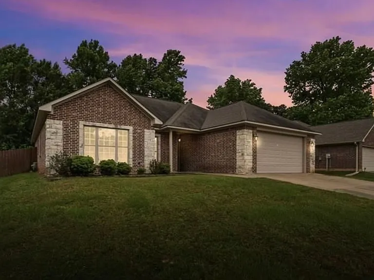 5005 Hidden Acres Dr — Photo 4