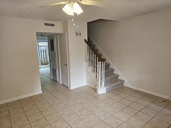 5th image of 803 Colony Dr Unit D