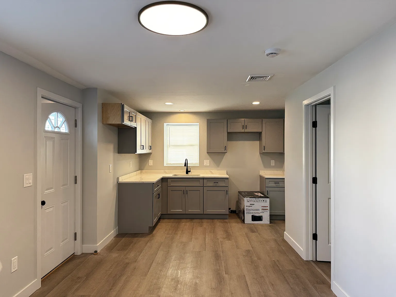 1 bed, 750 sqft, $1,700 — Photo 2