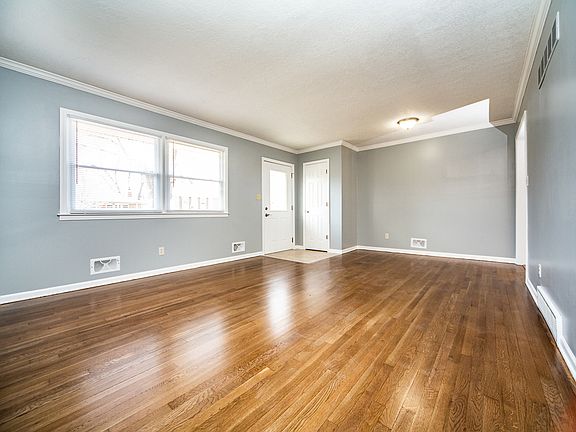 5th image of 3821 S Drumm Ave