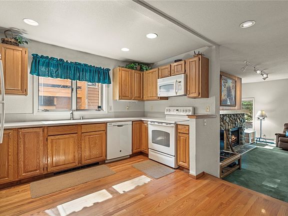 5th image of 947 Incline Way #183