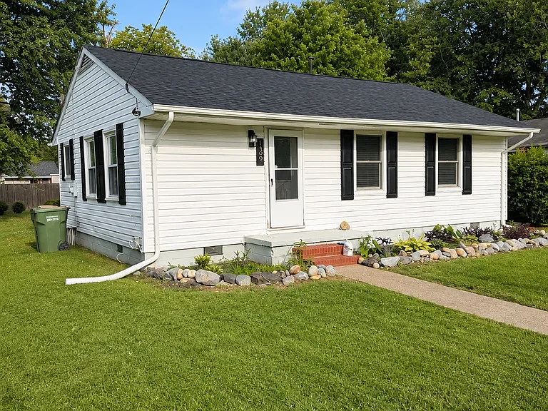 139 W Semple Rd — Photo 1