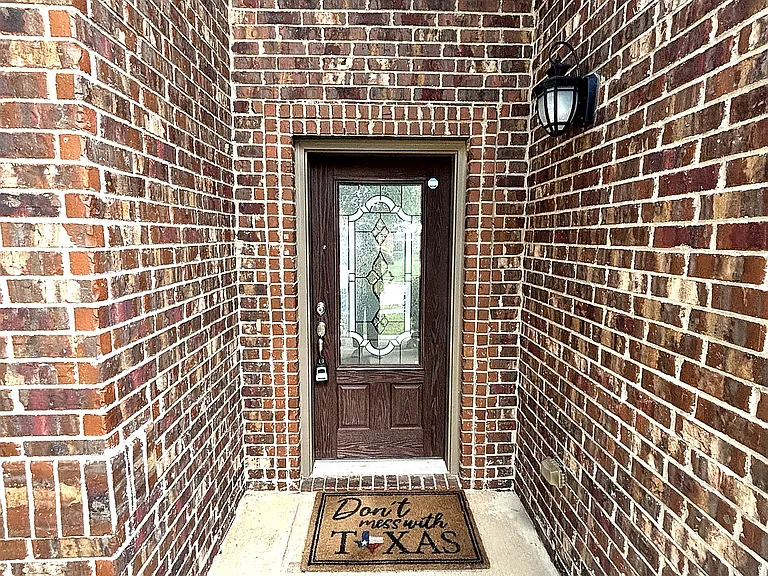 9717 Sand Trap Dr — Photo 2
