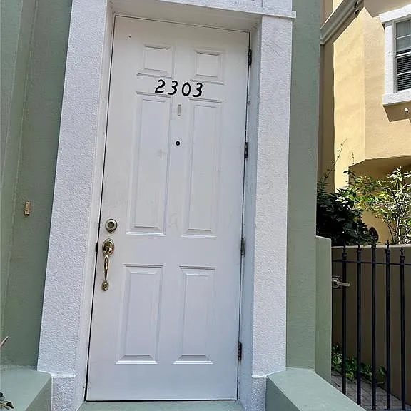 2303 Kensington Garden Ln — Photo 1