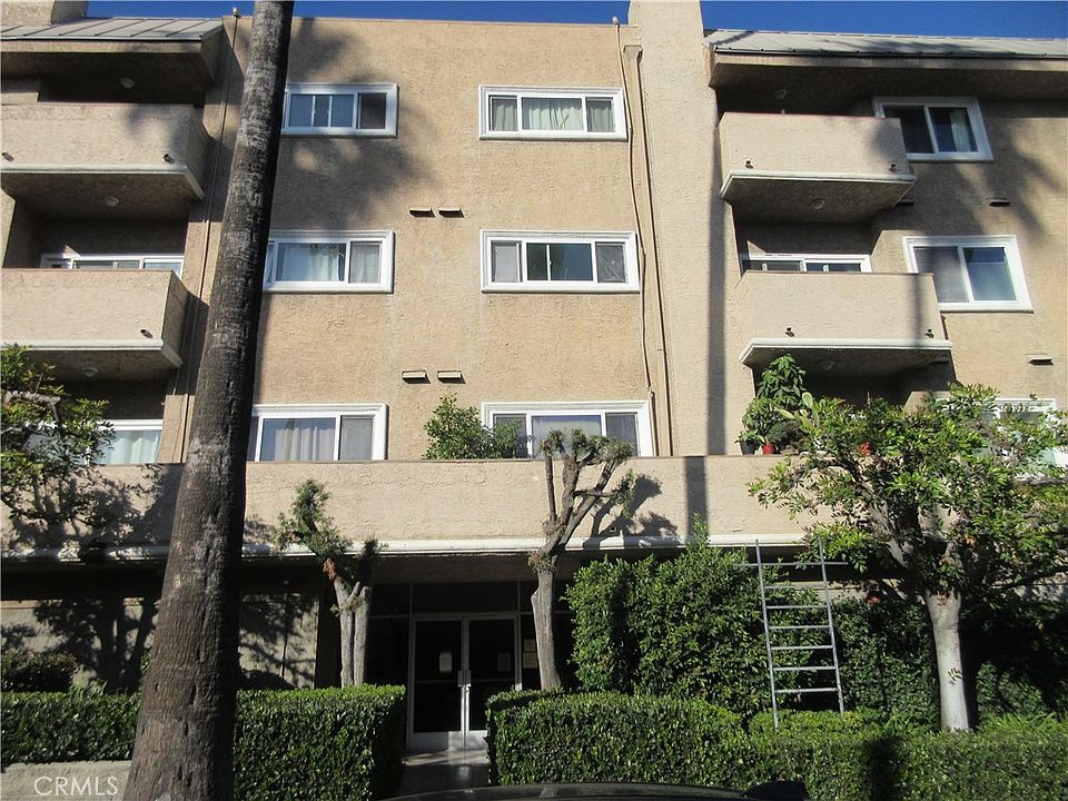 1st image of 14607 Erwin St Unit 210