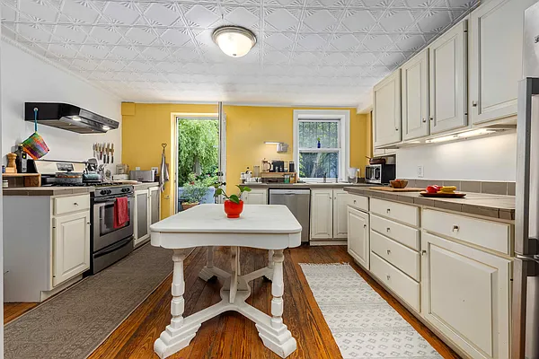Rented by Douglas Elliman | media 3