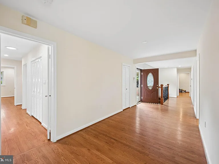 7016 Hopewood St — Photo 11