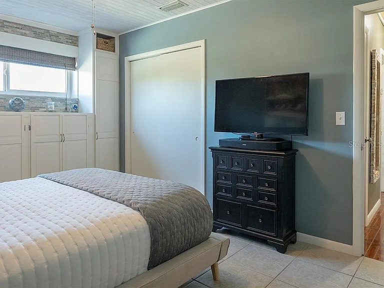 380 Base Ave E #201 — Photo 7