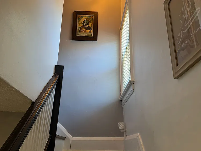 94 Roxborough Ave — Photo 18