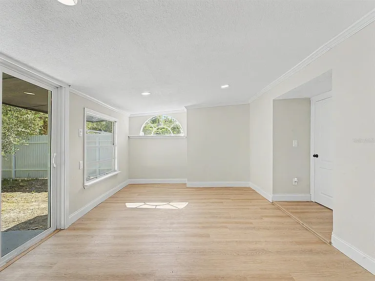 7708 Maryland Ave — Photo 21