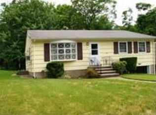 92 Yawpo Ave, Oakland, NJ 07436